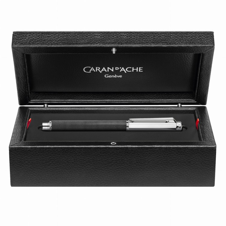 Caran d'Ache Varius Ivanhoe Black Pióro Wieczne 18k