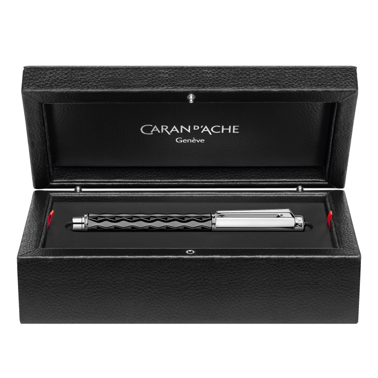 Caran d'Ache Varius Ceramic Black Pióro Wieczne 18k