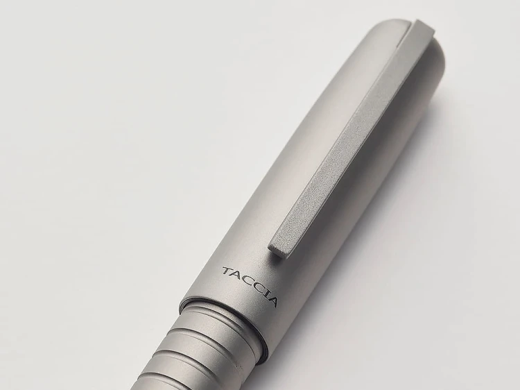 Taccia Pióro Wieczne Pinnacle Graphite Gray