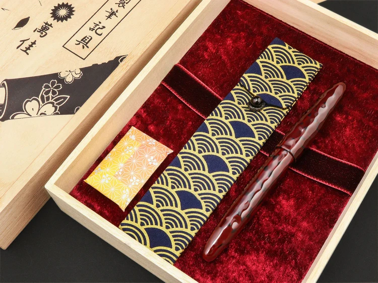 Wancher Dream Aizu Urushi Kikkou-nuri Akatamenuri Pióro Wieczne