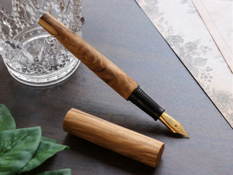 Wancher Sekai World Tree Olive Wood Pióro Wieczne