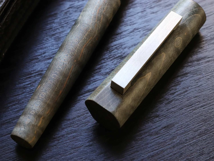 Olympus-Titanium-stabilized-pen_4.webp