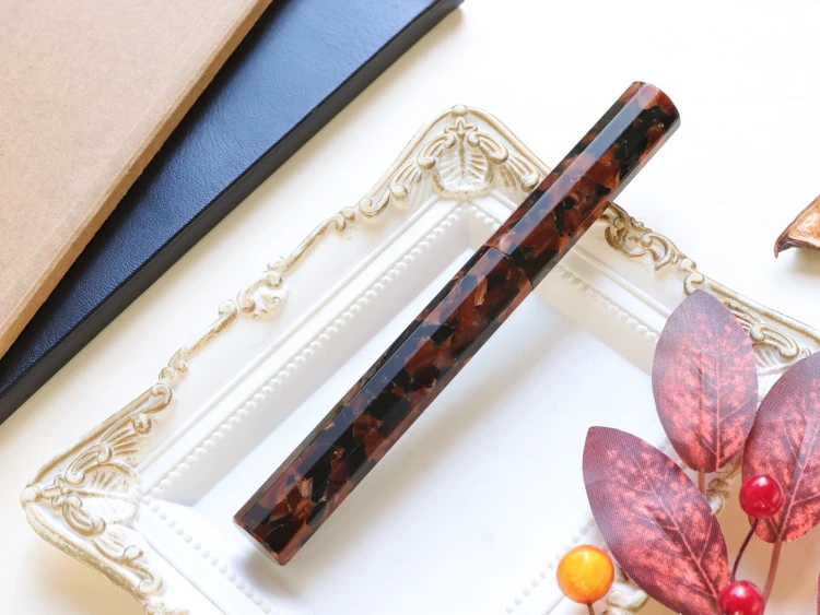 Kaleido brown akikodachi autumn grove 1.webp