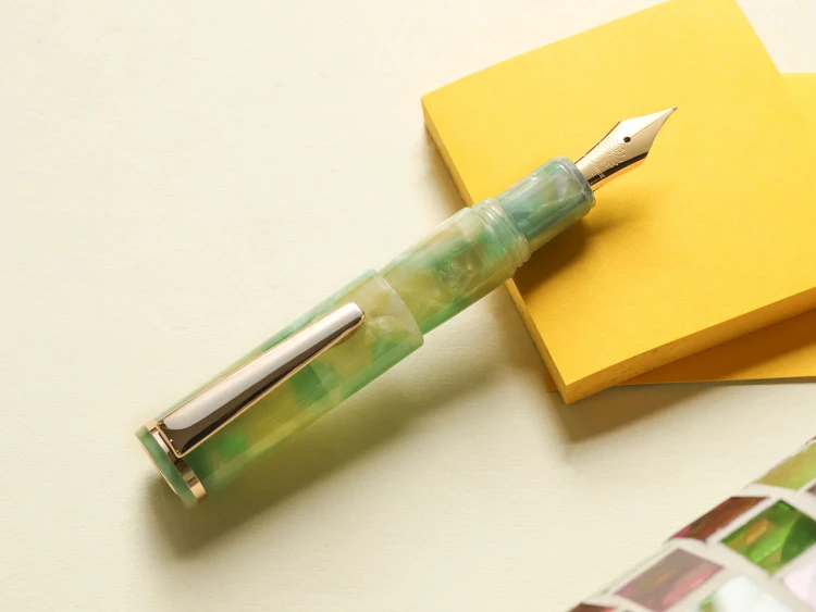 Wancher-Fountain-Pen-Puchico-Lime-Sherbet-2.jpg