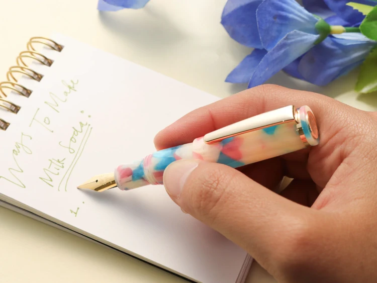 Wancher-Fountain-Pen-Puchico-Milky-Soda-2.jpg