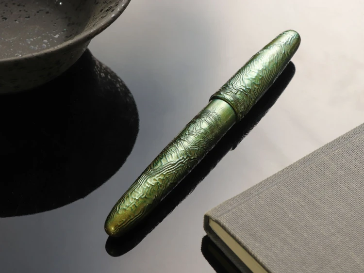 chijimi-nuri-fountain-pen-wancher-aodasho-2.webp