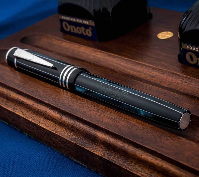 Onoto Winston Churchill Pinstripe Silver Pióro Wieczne 18k