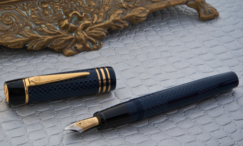 Onoto Magna Classic Blue Grawerowane Gold Pióro Wieczne 18k